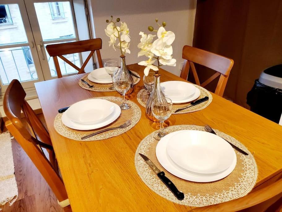 Appartement Chaleureux Au Pied De La Cite Avec Parking Carcassonne Buitenkant foto