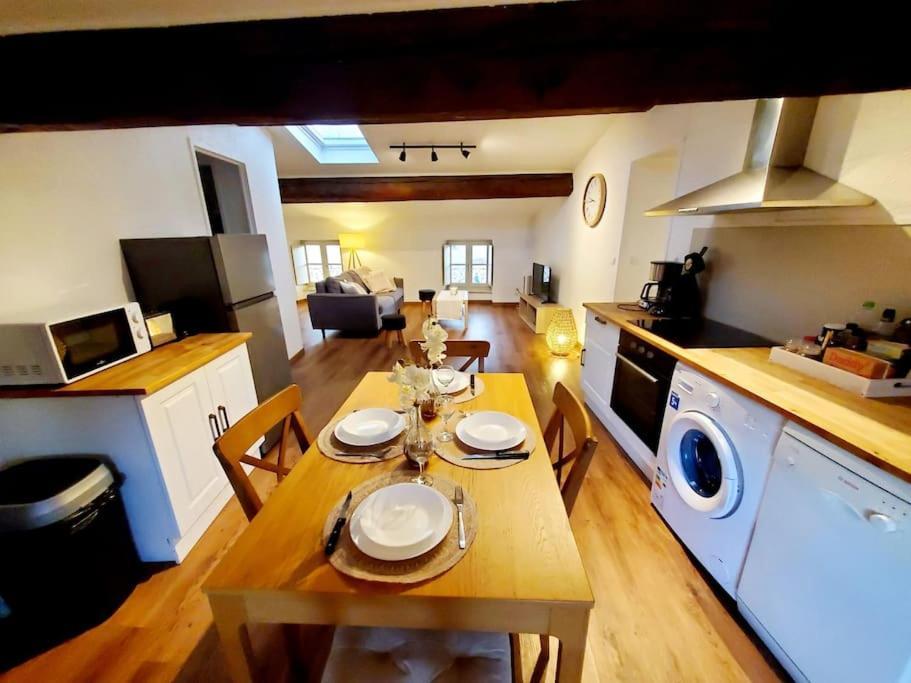 Appartement Chaleureux Au Pied De La Cite Avec Parking Carcassonne Buitenkant foto